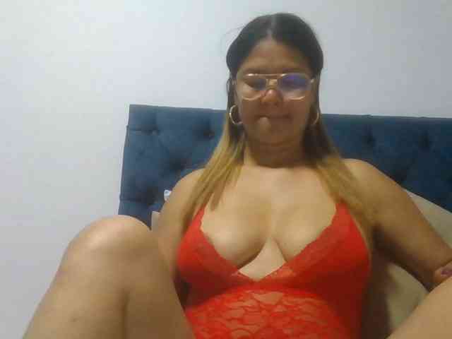 milf-yeis webcam