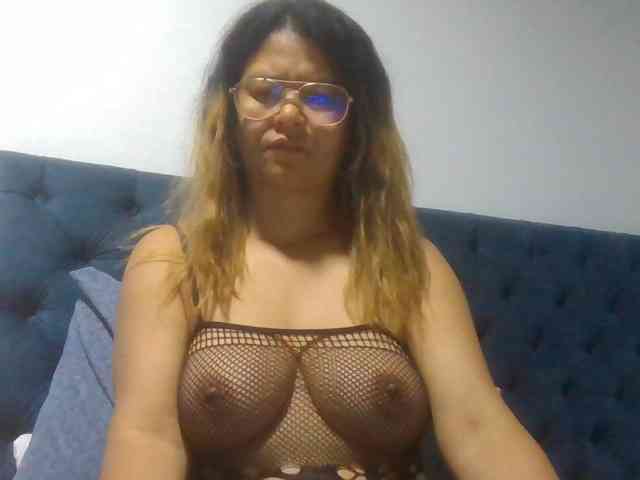 milf-yeis webcam
