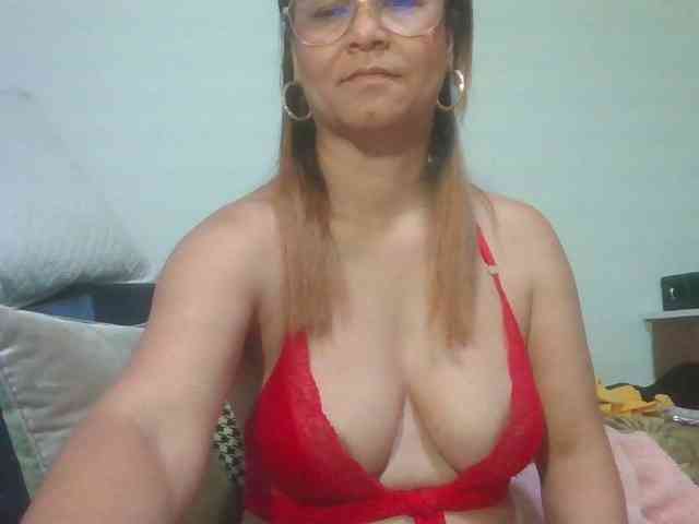milf-yeis webcam