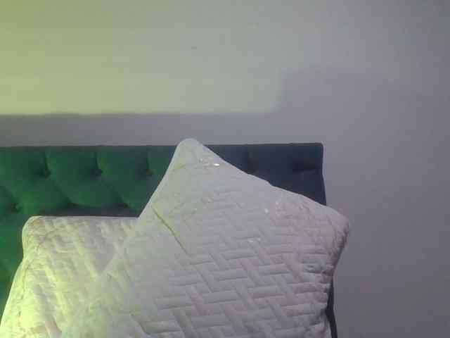 milf-yeis webcam