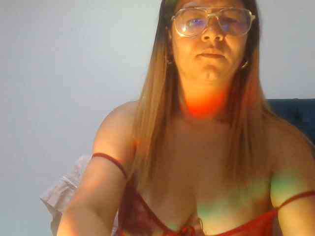 milf-yeis webcam