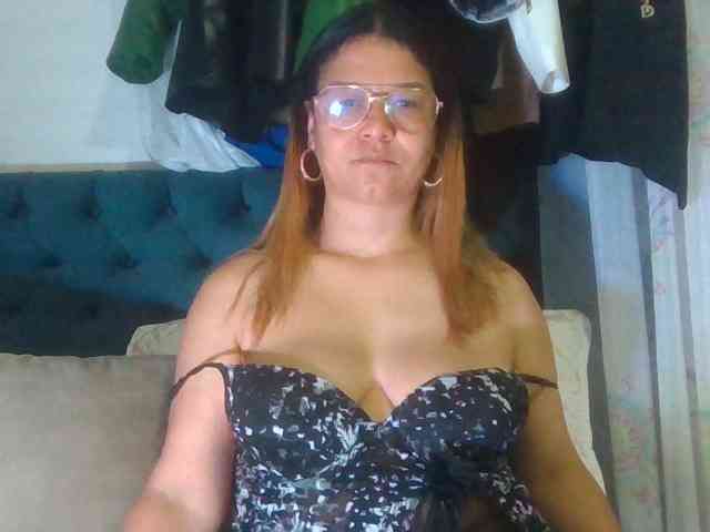 milf-yeis webcam