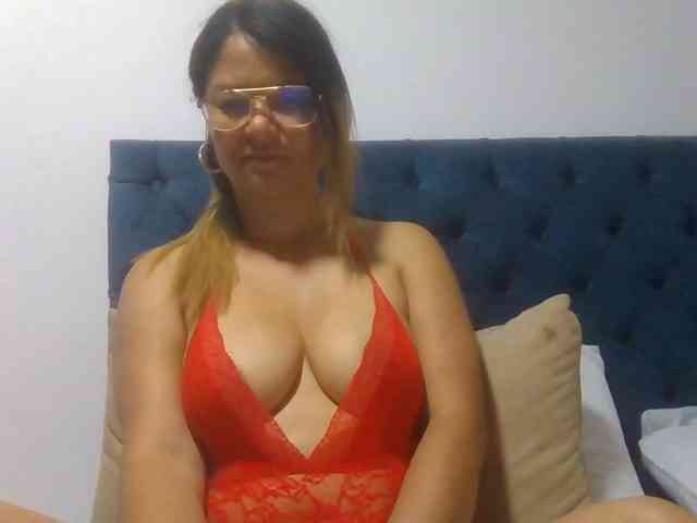 milf-yeis webcam