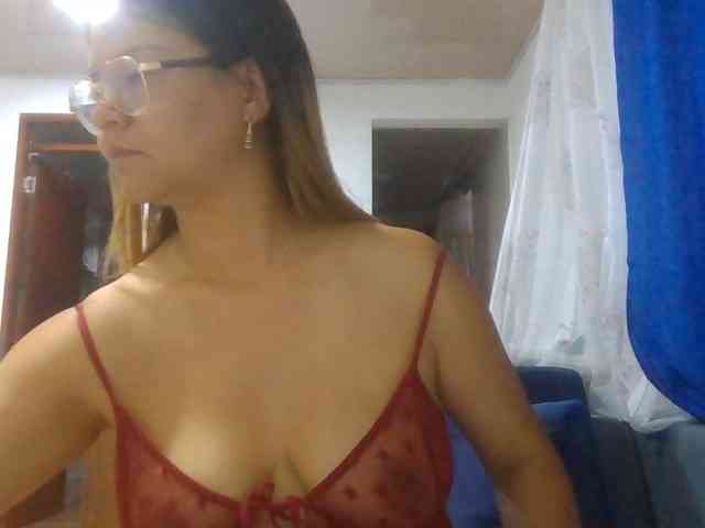 milf-yeis webcam