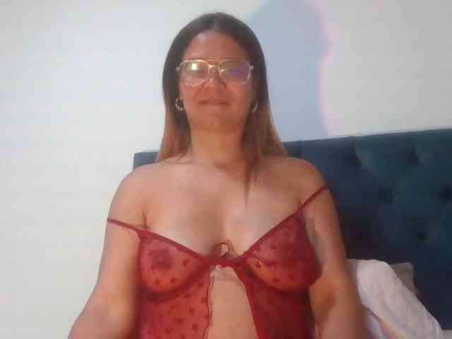 milf-yeis webcam