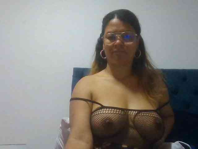 milf-yeis webcam