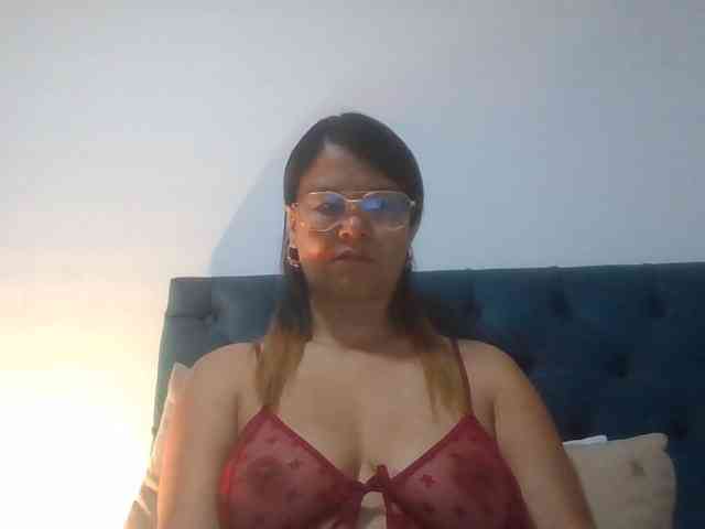 milf-yeis webcam