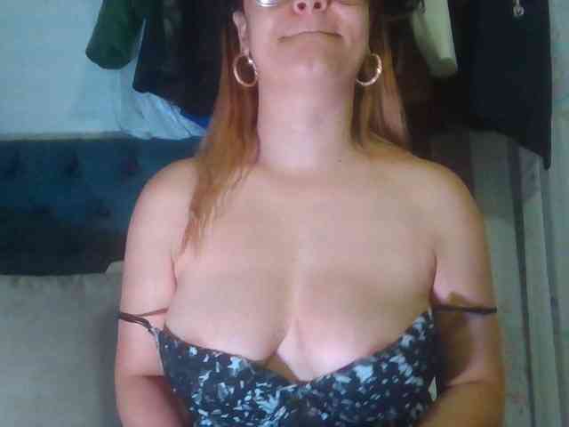 milf-yeis webcam