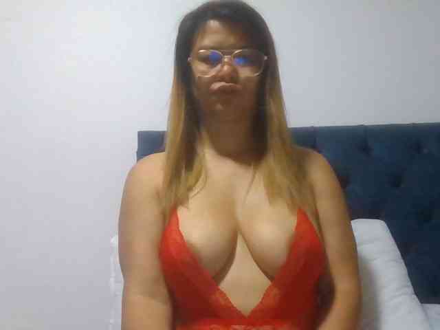 milf-yeis webcam