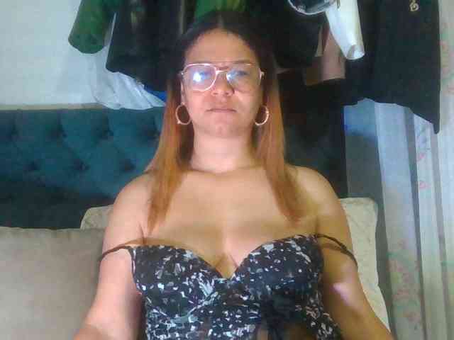 milf-yeis webcam