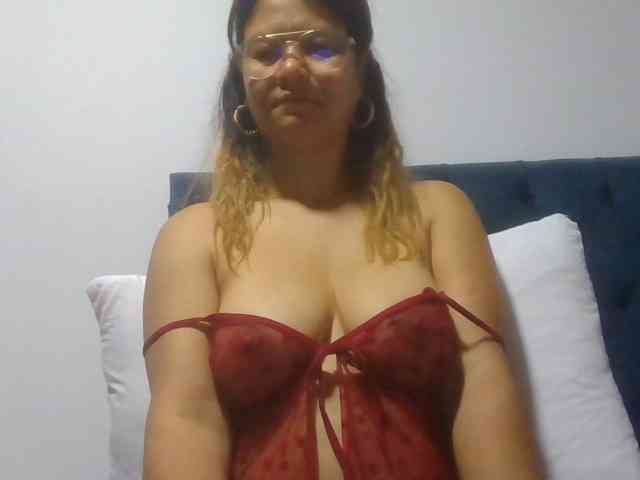 milf-yeis webcam