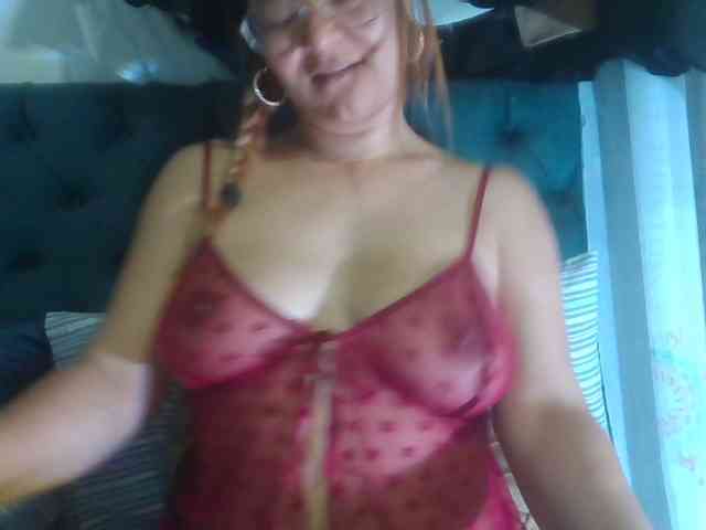 milf-yeis webcam