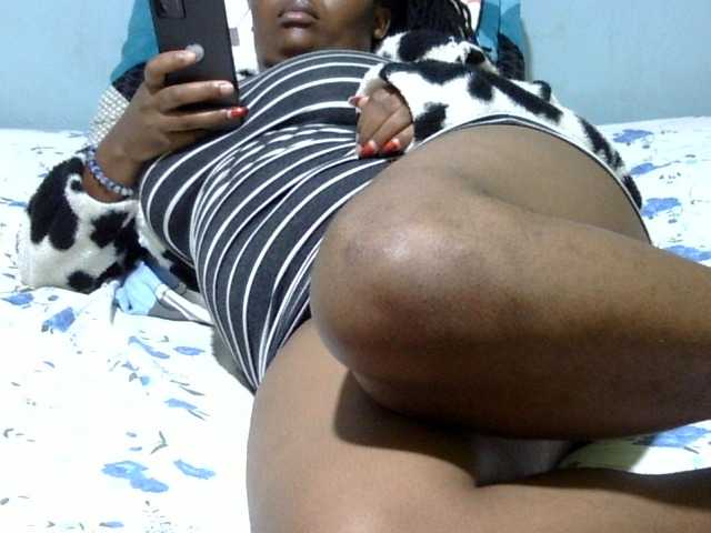 Prettydomina live cam on BongaCams