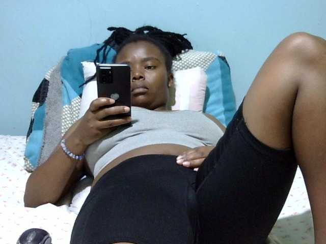 Prettydomina live cam on BongaCams