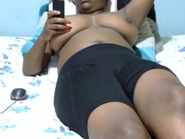 Prettydomina live cam on BongaCams