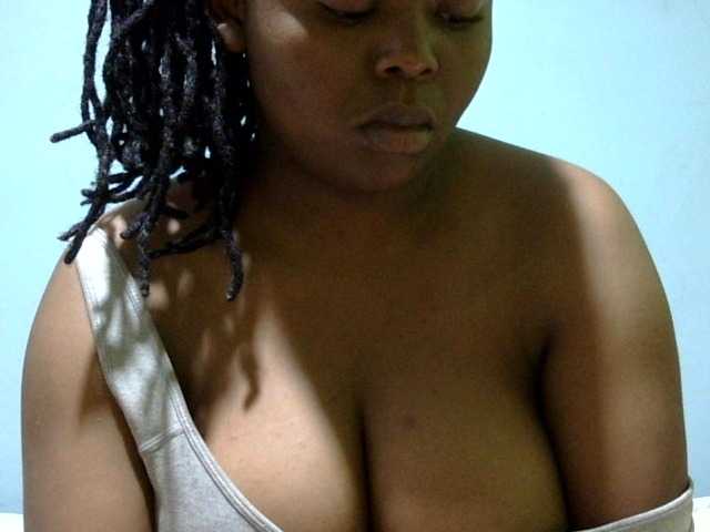 Prettydomina live cam on BongaCams