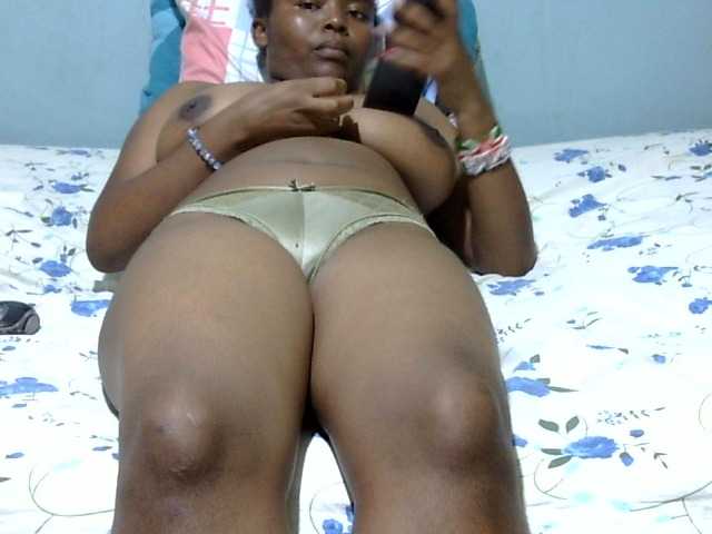 Prettydomina live cam on BongaCams