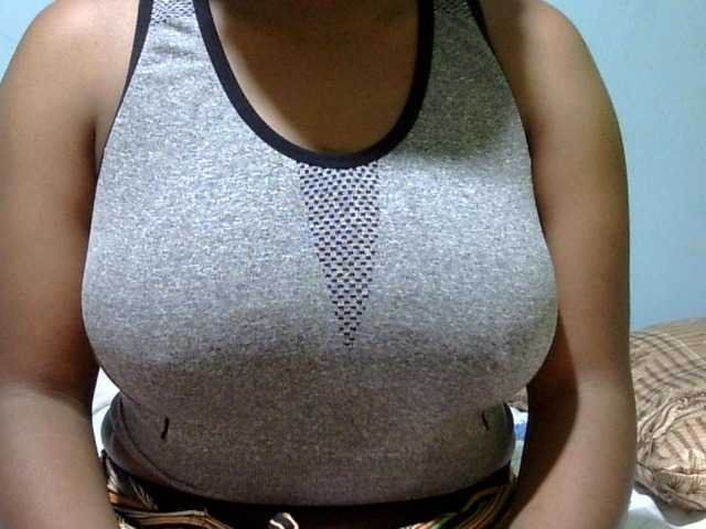 Prettydomina live cam on BongaCams