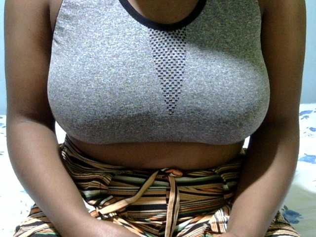Prettydomina live cam on BongaCams