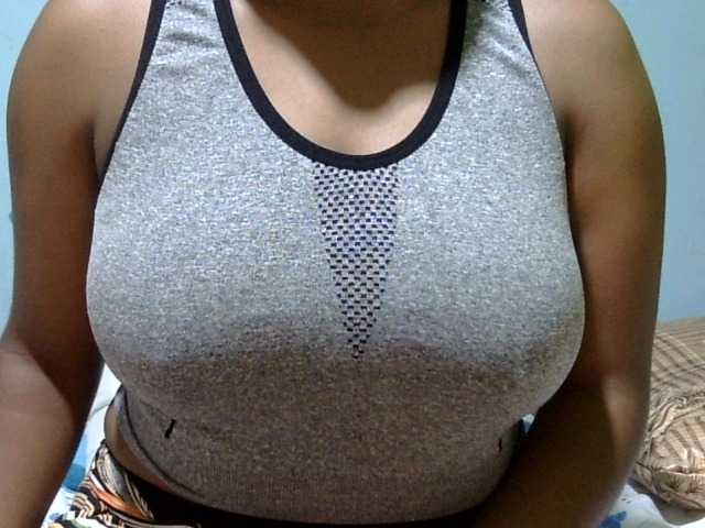 Prettydomina live cam on BongaCams