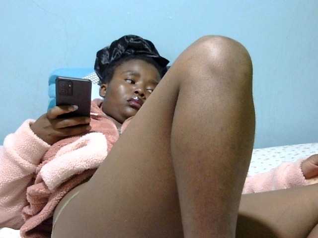 Prettydomina live cam on BongaCams