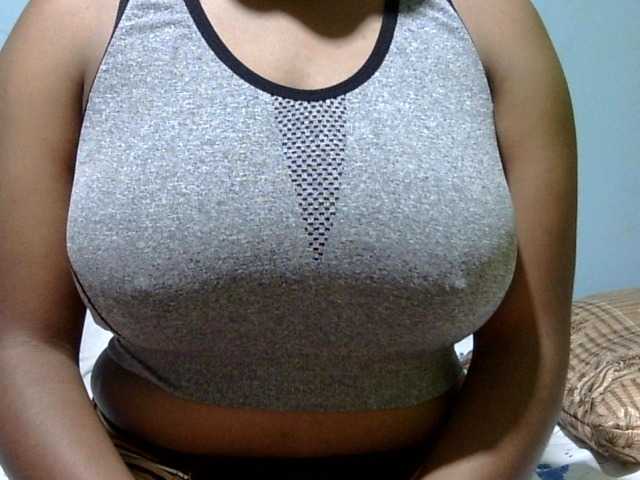 Prettydomina live cam on BongaCams