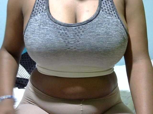 Prettydomina live cam on BongaCams