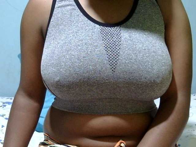 Prettydomina live cam on BongaCams