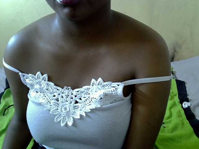 Prettydomina live cam on BongaCams