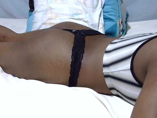 Prettydomina live cam on BongaCams