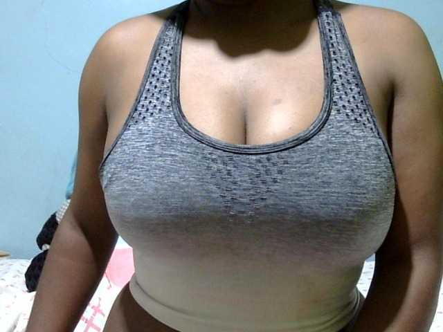 Prettydomina live cam on BongaCams