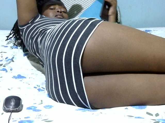 Prettydomina live cam on BongaCams