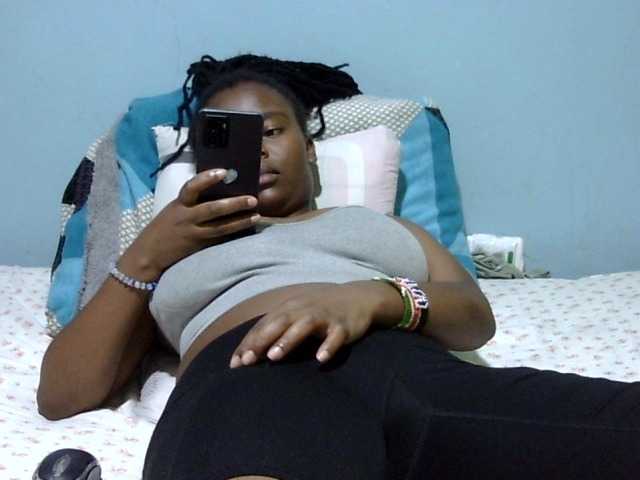 Prettydomina live cam on BongaCams