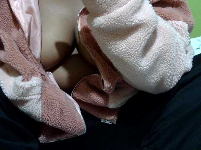 Prettydomina live cam on BongaCams