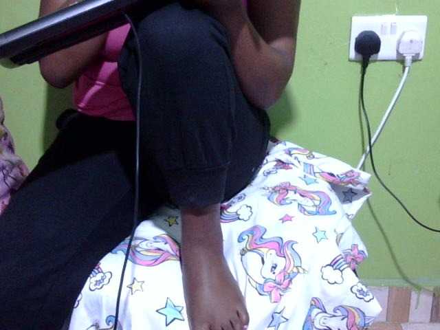 Prettydomina live cam on BongaCams