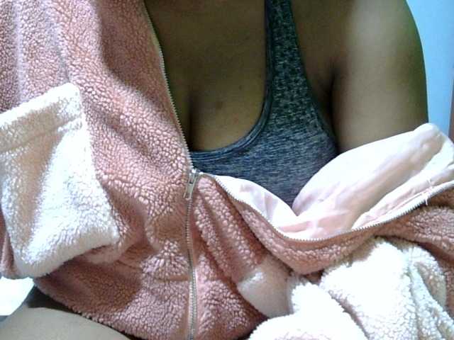 Prettydomina live cam on BongaCams