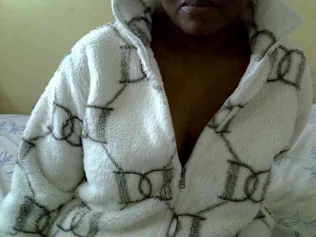 Prettydomina webcam