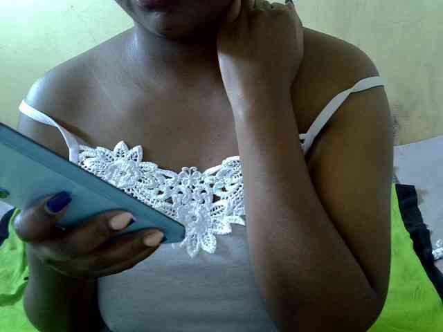 Prettydomina webcam