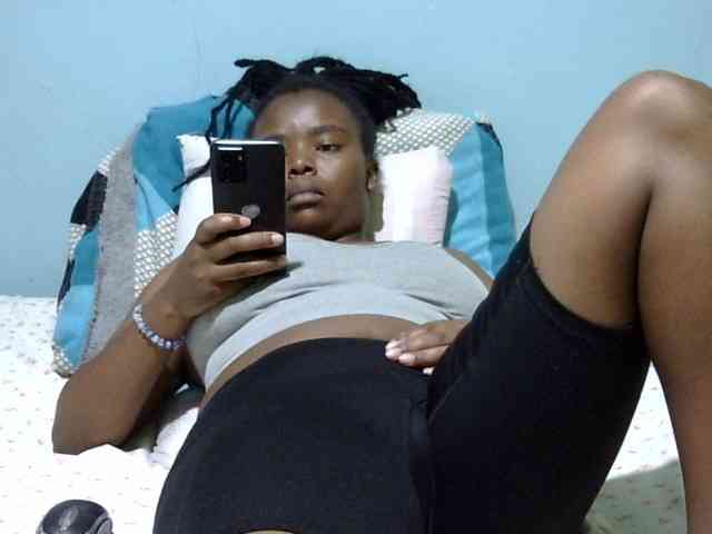 Prettydomina webcam