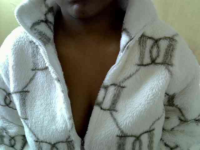 Prettydomina webcam