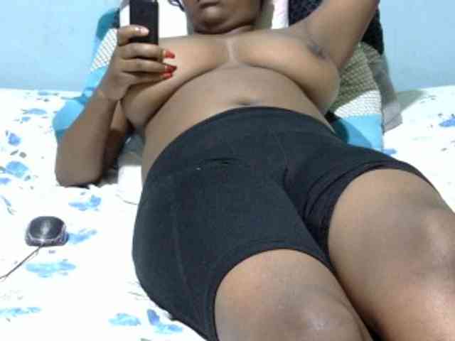 Prettydomina webcam