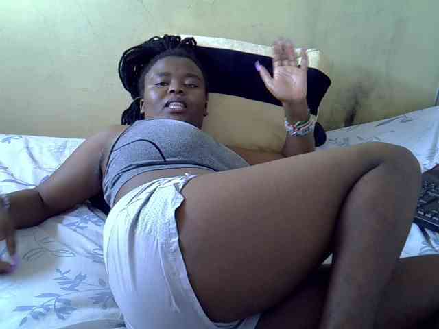 Prettydomina webcam