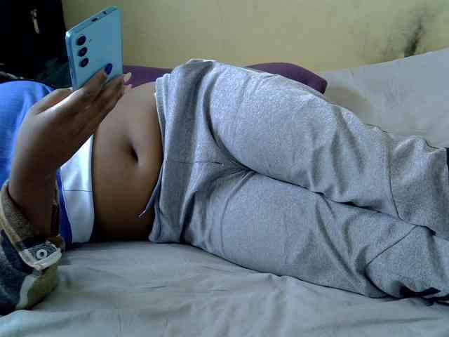 Prettydomina webcam