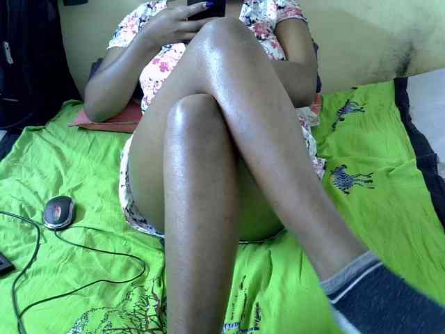 Prettydomina webcam