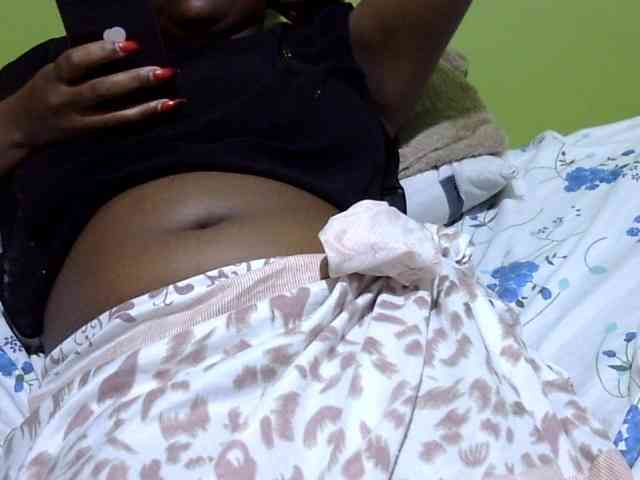 Prettydomina webcam