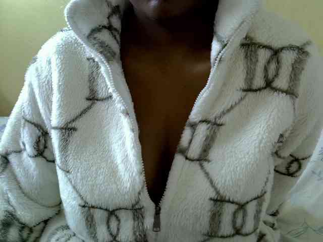 Prettydomina webcam