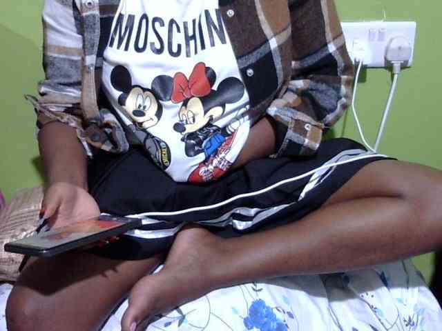 Prettydomina webcam
