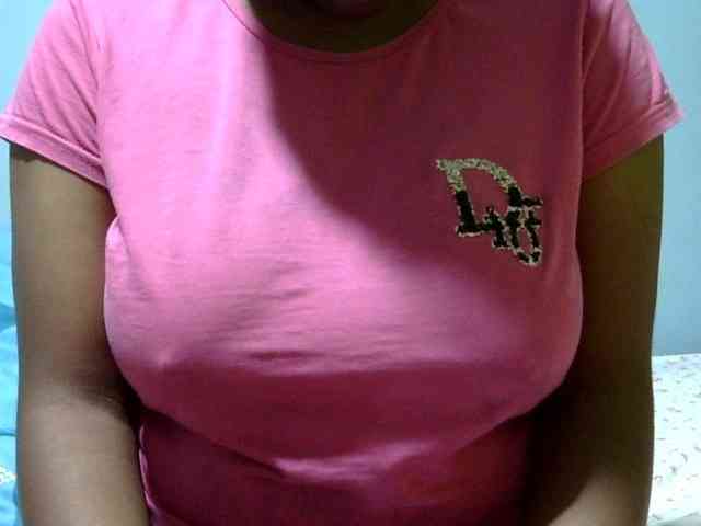 Prettydomina webcam