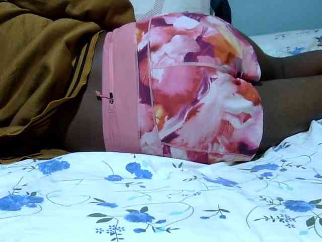 Prettydomina webcam