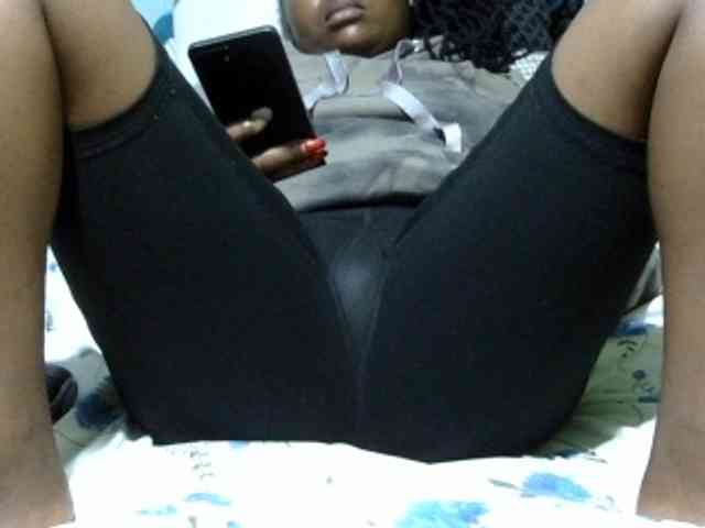 Prettydomina webcam